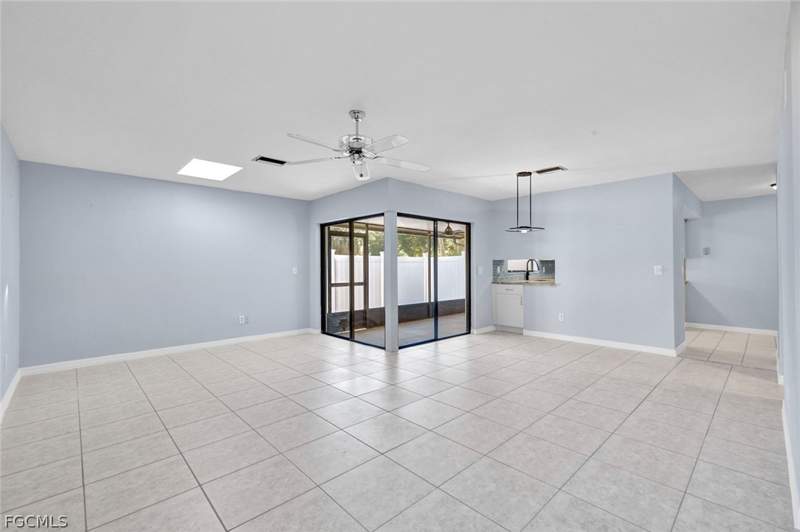 2 bedroom Condominium at 1423 SW Courtyards Ter 70, Courtyards Of Cape Coral South, Cape Coral — photo 5