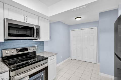 1423 SW Courtyards Ter 70, Cape Coral FL - photo 9 of 22