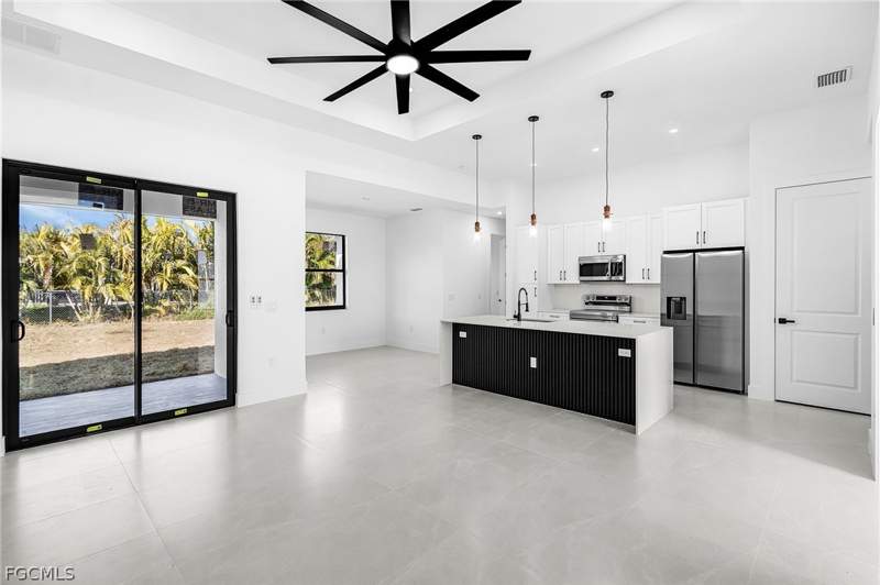 3 bedroom SingleFamilyResidence at 1102 NE 4th Pl, Cape Coral, Cape Coral — photo 4