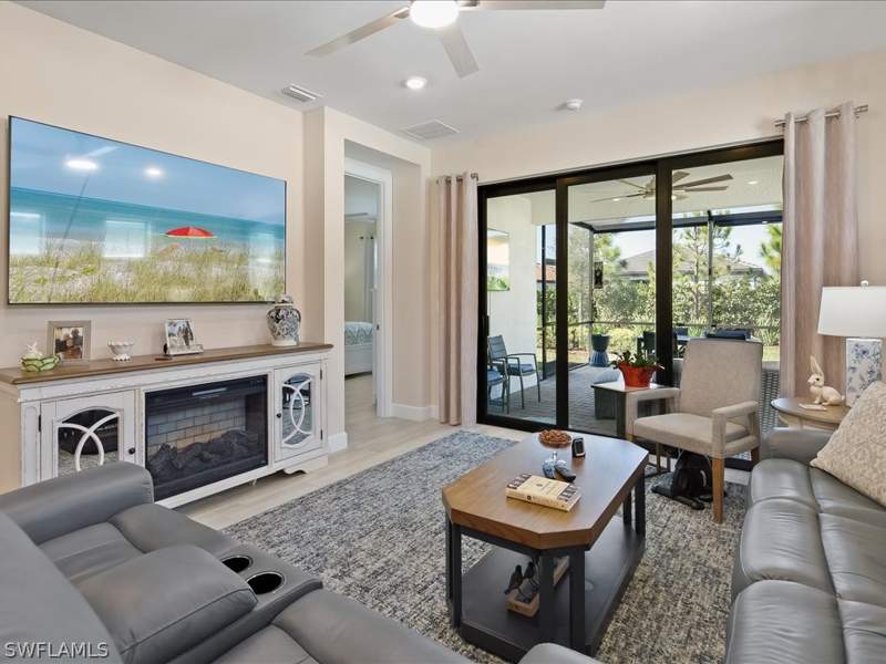 3 bedroom SingleFamilyResidence at 1923 Sierra Ct, Terreno At Valencia, Naples — photo 3