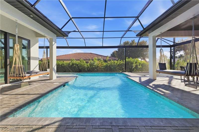 3 bedroom SingleFamilyResidence at 2402 Everest Pkwy, Cape Coral, Cape Coral — photo 2