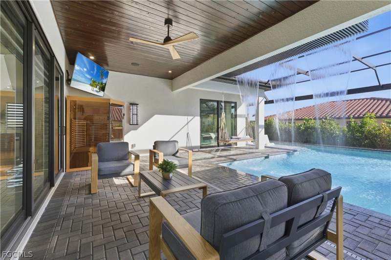3 bedroom SingleFamilyResidence at 2402 Everest Pkwy, Cape Coral, Cape Coral — photo 3
