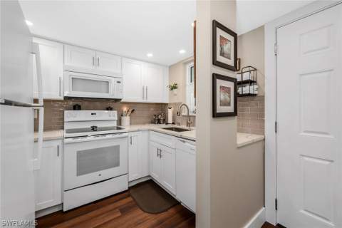 87 N Collier Blvd J15, Marco Island FL - photo 7 of 45