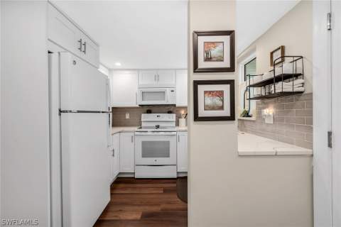 87 N Collier Blvd J15, Marco Island FL - photo 8 of 45