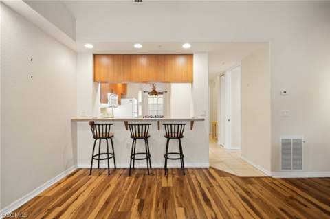 1105 Van Loon Commons Cir 304, Cape Coral FL - photo 10 of 34