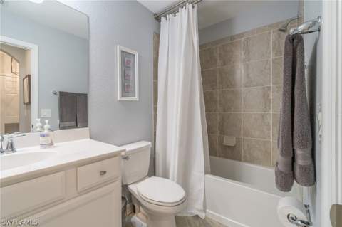 9590 Trevi Ct 5317, Naples FL - photo 17 of 38