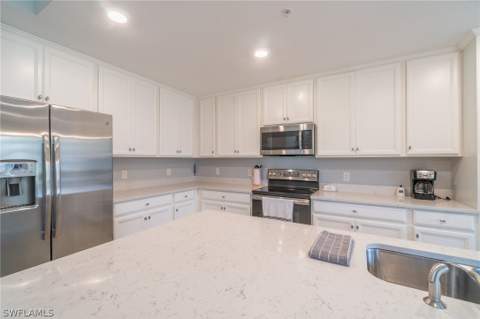 9590 Trevi Ct 5317, Naples FL - photo 8 of 38
