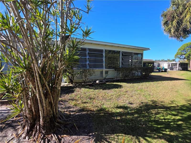 2 bedroom Detached at 1 Knights Bridge Rd A1, Royal Park Villas, Naples — photo 4