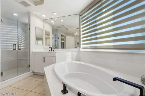 445 Cove Tower Dr 1001, Naples FL - photo 11 of 26