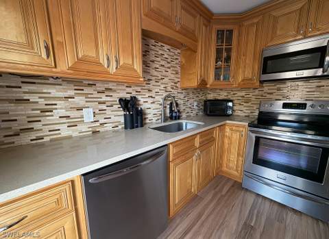 550 Broad Ave S 550, Naples FL - photo 9 of 28