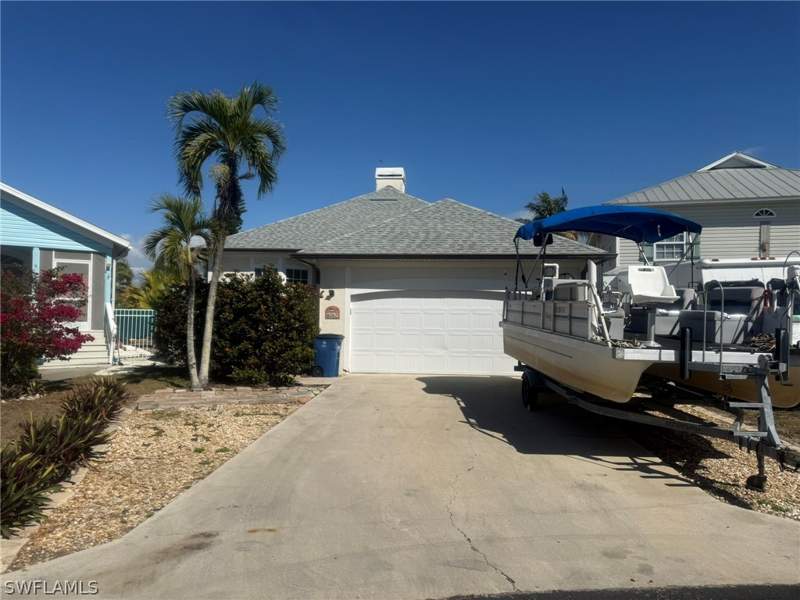 2 bedroom SingleFamilyResidence at 6062 Waterway Bay Dr, Island Park Woods, Fort Myers — photo 4