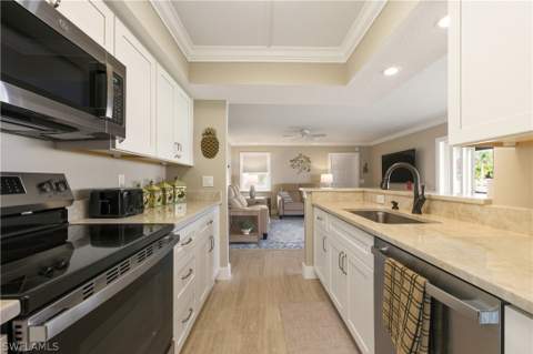 1155 Sandpiper St B7, Naples FL - photo 6 of 30