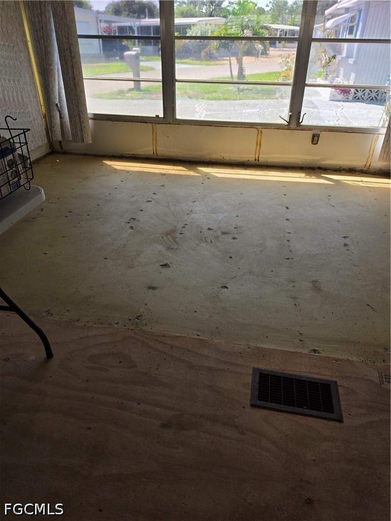 2 bedroom ManufacturedHome at 339 Shrub Ln S, Forest Park Mobile Home, North Fort Myers — photo 5