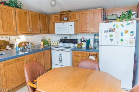 12130 Palm Dr, Fort Myers FL - photo 11 of 31