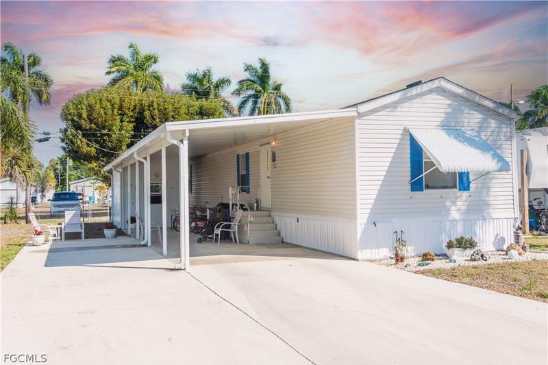 2 bedroom ManufacturedHome at 12130 Palm Dr, Iona Gardens, Fort Myers — photo 2