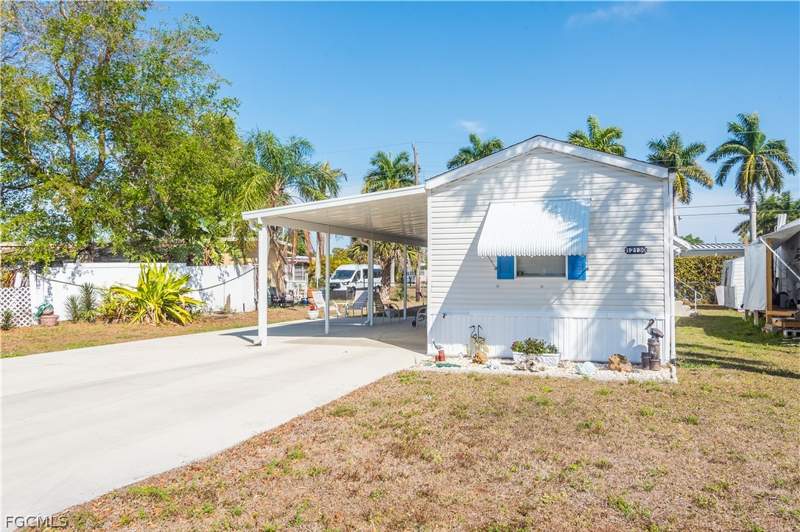 2 bedroom ManufacturedHome at 12130 Palm Dr, Iona Gardens, Fort Myers — photo 3
