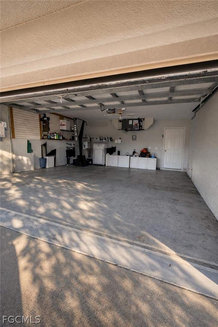 3 bedroom SingleFamilyResidence at 1518 Senior Ct, Varsity Lakes, Lehigh Acres — photo 2
