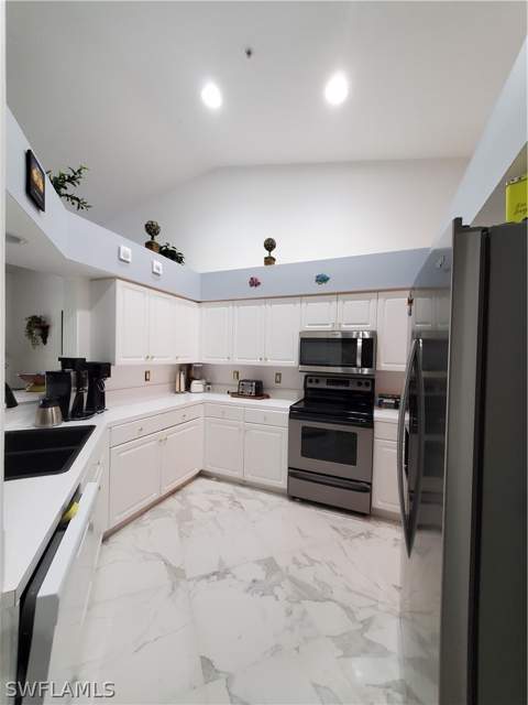326 Dover Pl J203, Naples FL - photo 10 of 17