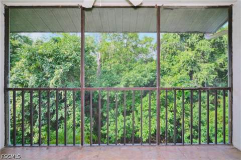 9650 Green Cypress Ln 22, Fort Myers FL - photo 8 of 50