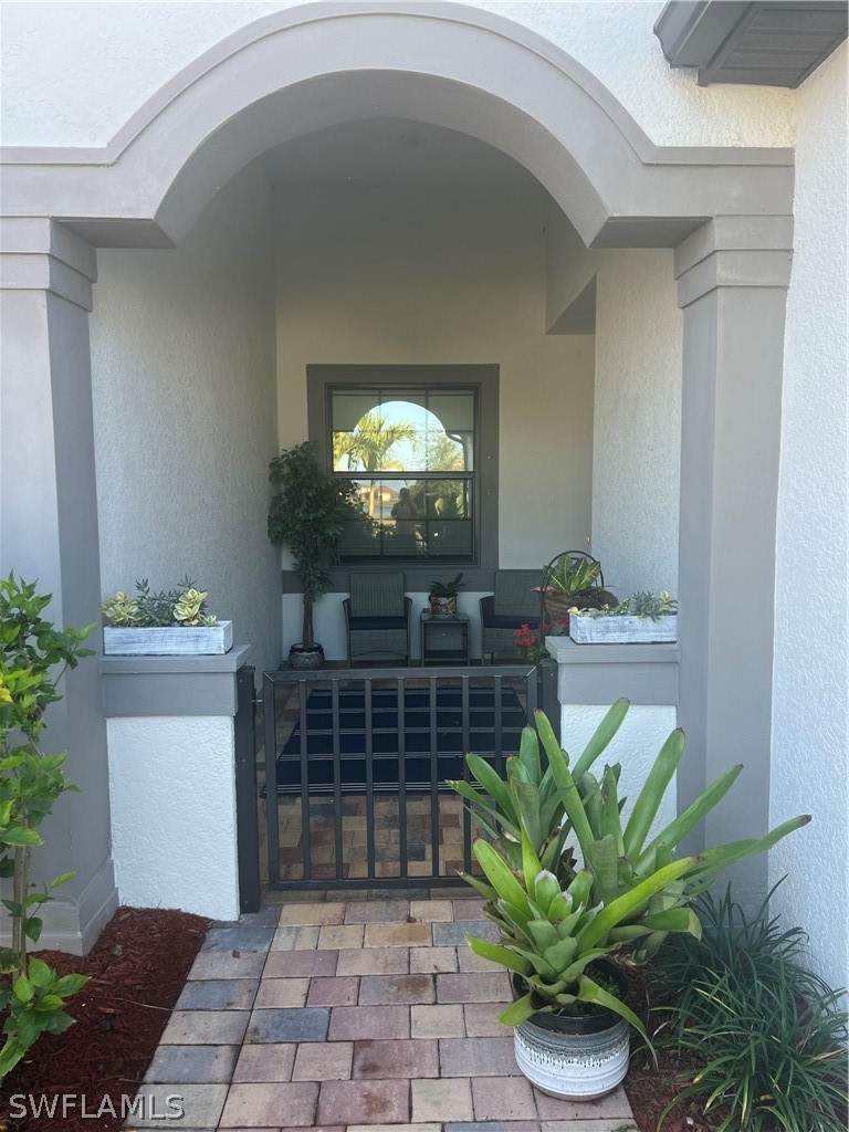 2 bedroom Attached at 16753 Rolling Rock Blvd, Country Club, Alva — photo 3