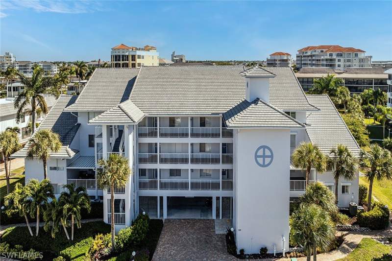 3 bedroom Townhouse at 919 Huron Ct 101, Pelican Perch, Marco Island — photo 2