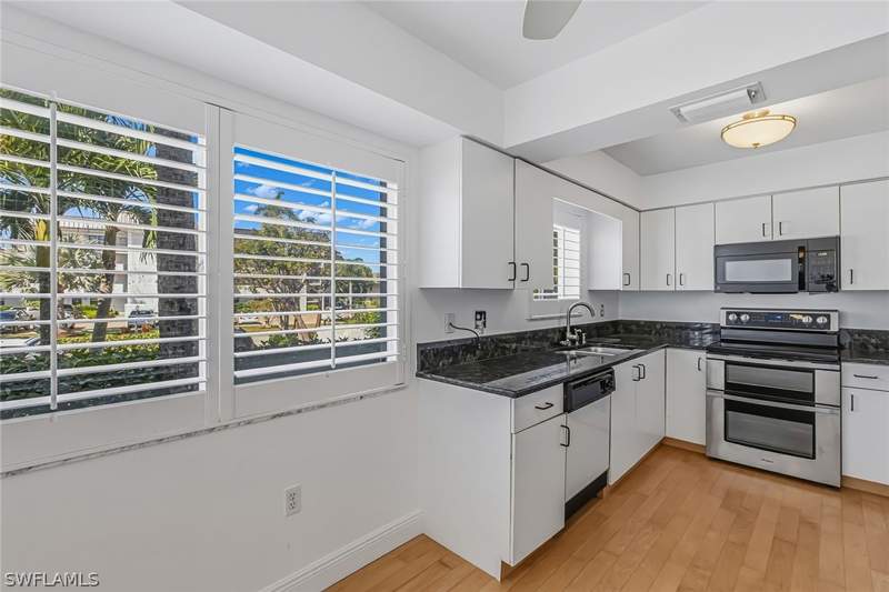 3 bedroom Townhouse at 919 Huron Ct 101, Pelican Perch, Marco Island — photo 5