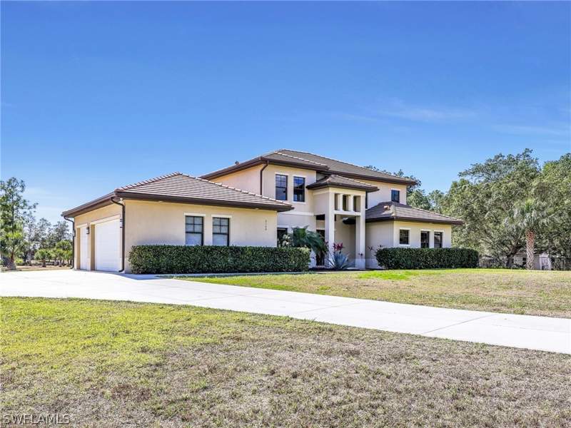 5 bedroom SingleFamilyResidence at 3160 27th Ave SW, Golden Gate Estates, Naples — photo 2
