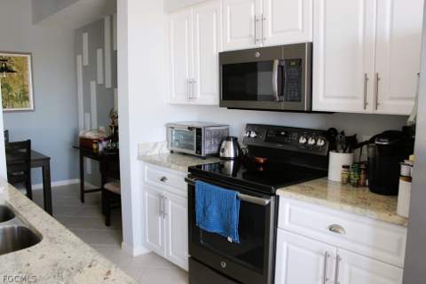 16615 Lake Circle Dr 447, Fort Myers FL - photo 7 of 26