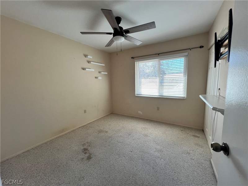 3 bedroom SingleFamilyResidence at 4040 S Edgewater Cir, Port Labelle, Labelle — photo 4