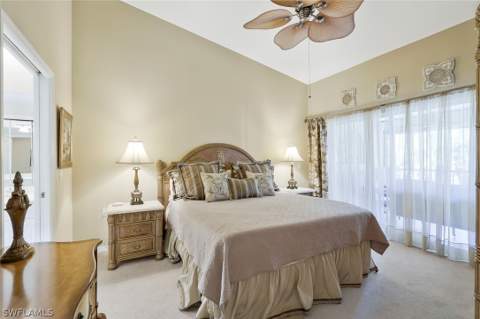 2360 Hidden Lake Ct 8410, Naples FL - photo 10 of 33