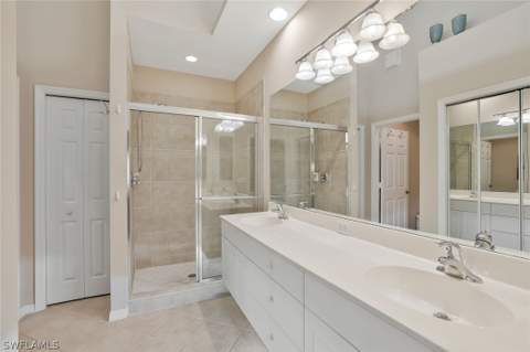 2360 Hidden Lake Ct 8410, Naples FL - photo 12 of 33