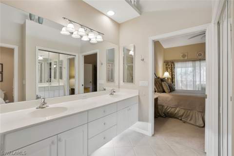 2360 Hidden Lake Ct 8410, Naples FL - photo 13 of 33