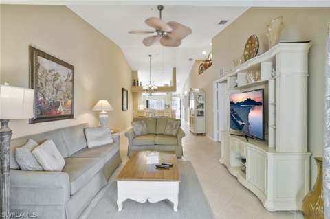 2360 Hidden Lake Ct 8410, Naples FL - photo 8 of 33