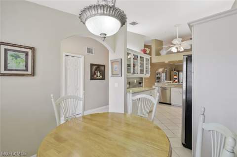 2360 Hidden Lake Ct 8410, Naples FL - photo 9 of 33