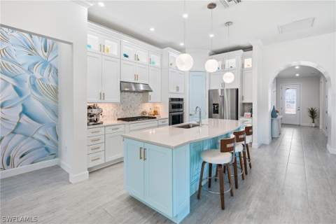 2718 Aviamar Cir, Naples FL - photo 13 of 48