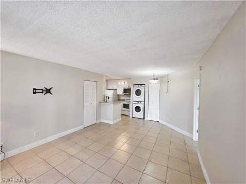 142 Santa Clara Dr 5, Naples FL - photo 12 of 32