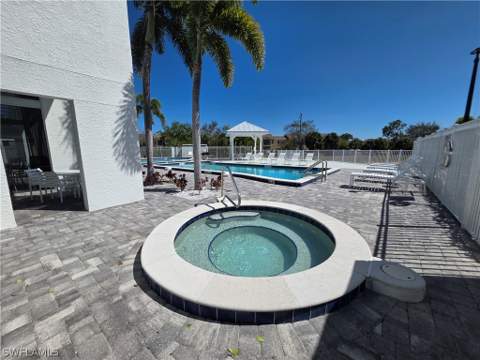 142 Santa Clara Dr 5, Naples FL - photo 24 of 32