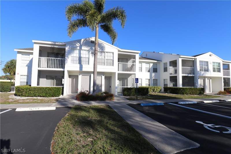 1 bedroom Condominium at 142 Santa Clara Dr 5, Granada Lakes, Naples — photo 4