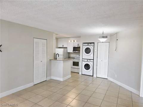 142 Santa Clara Dr 5, Naples FL - photo 9 of 32