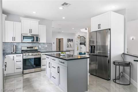 14988 Bonaire Cir, Fort Myers FL - photo 14 of 23