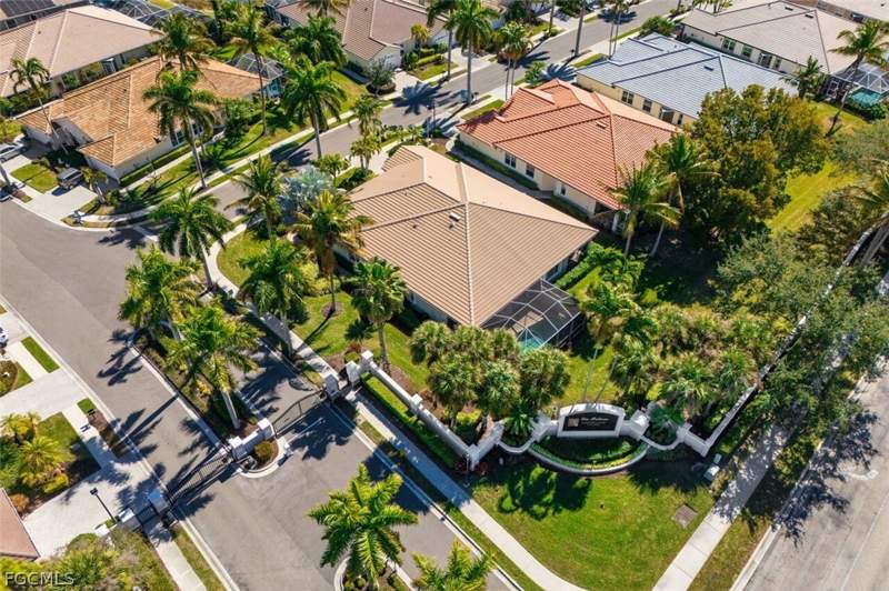 2 bedroom Attached at 13600 Gulf Breeze St, Reflection Lakes, Fort Myers — photo 3