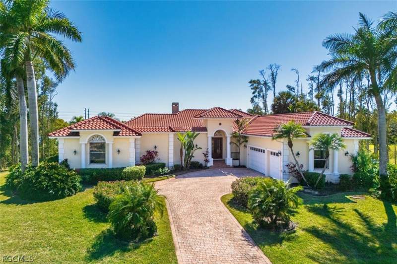 4 bedroom SingleFamilyResidence at 8460 Belle Meade DR, BELLE MEADE, Fort Myers — photo 2