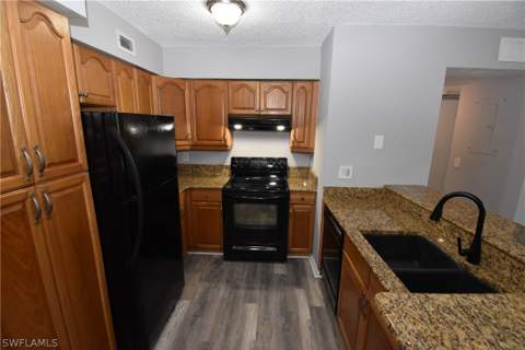 13545 Eagle Ridge Dr 818, Fort Myers FL - photo 7 of 28