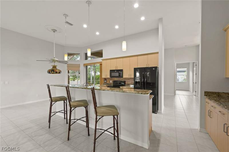3 bedroom SingleFamilyResidence at 2727 NW 45th Pl, Cape Coral, Cape Coral — photo 3