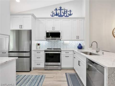 6890 Huntington Lakes Cir 204, Naples FL - photo 11 of 42