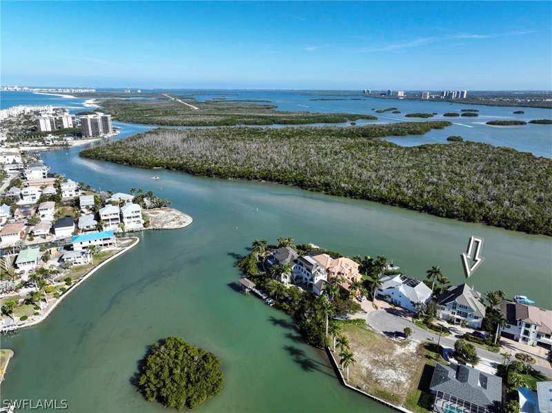 4 bedroom SingleFamilyResidence at 26744 Mclaughlin Blvd, Carolands, Bonita Springs — photo 5