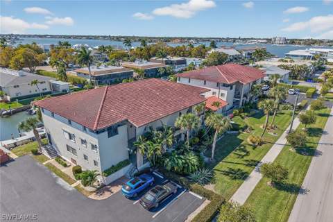 1400 Blue Point Ave 202, Naples FL - photo 16 of 18