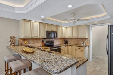 1400 Blue Point Ave 202, Naples FL - photo 6 of 18