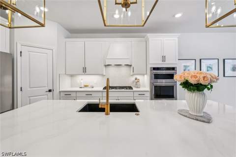 10395 Ventana Ln, Naples FL - photo 21 of 44