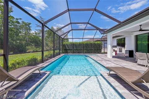 10395 Ventana Ln, Naples FL - photo 6 of 44